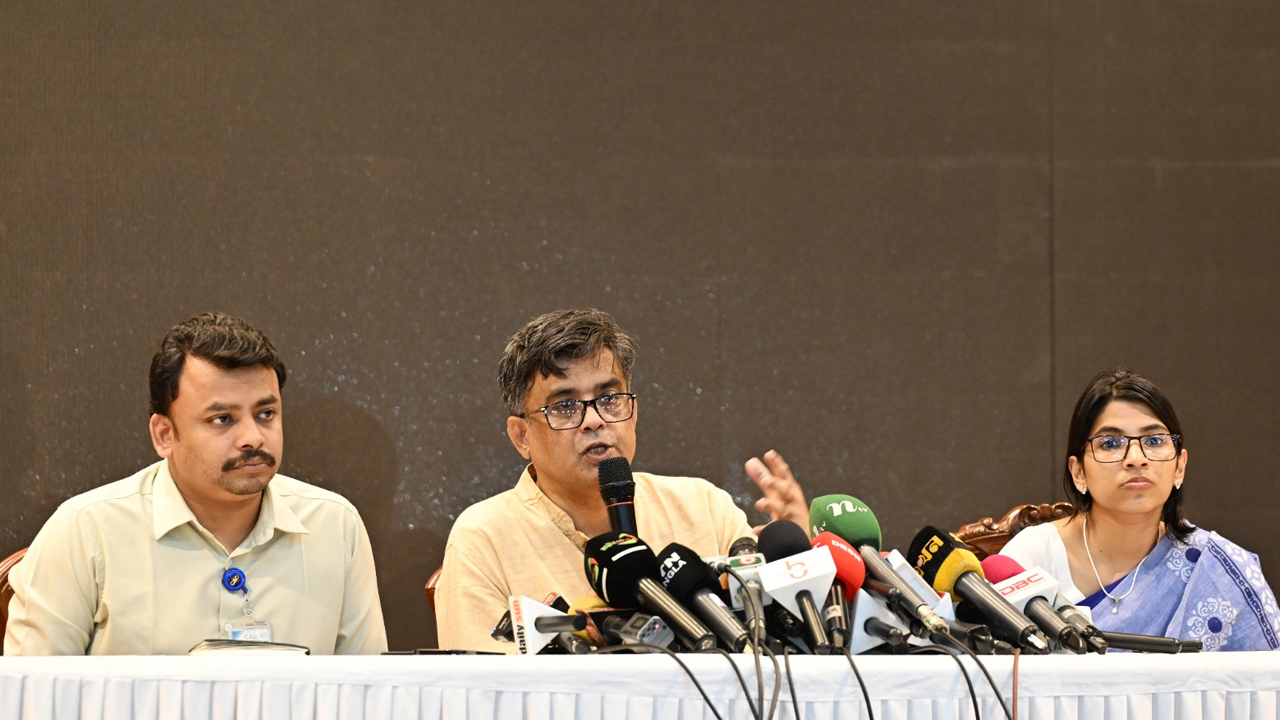 নির্বাচন বানচালে ছোটখাটো নয় বড় শক্তি কাজ করবে: প্রধান উপদেষ্টা