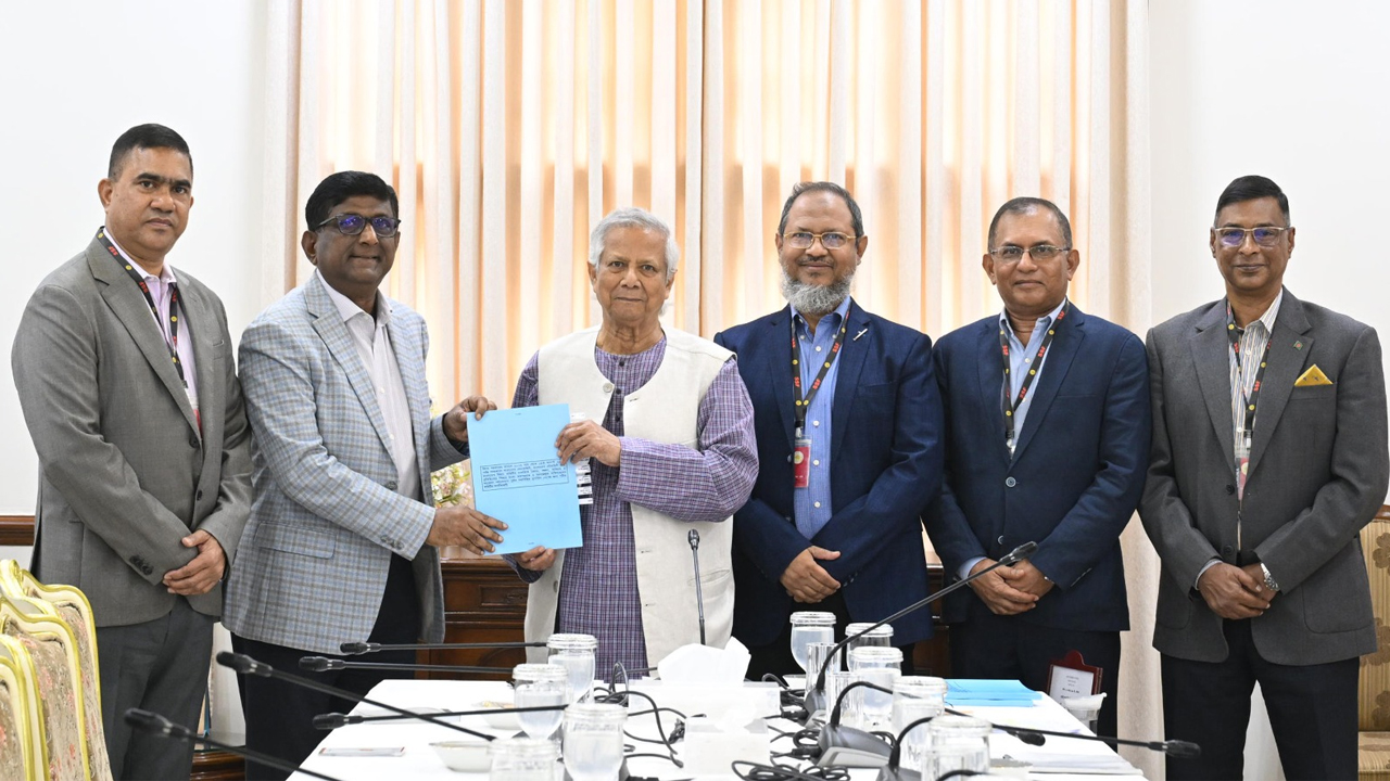 বঞ্চিত সশস্ত্র বাহিনীর সদস্যের ন‍্যায়বিচার নিশ্চিত করবে সরকার: প্রধান উপদেষ্টা